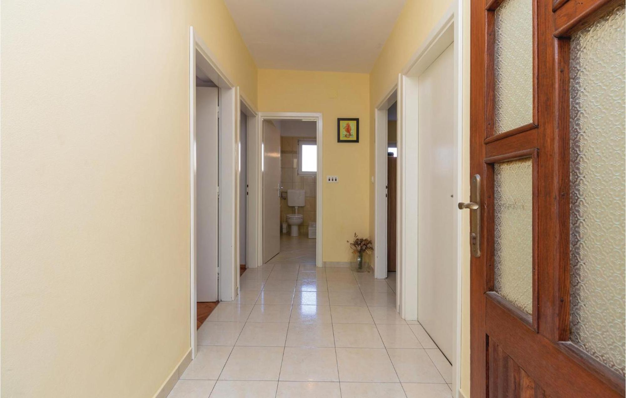 Lovely In With Wifi Appartement Zadar