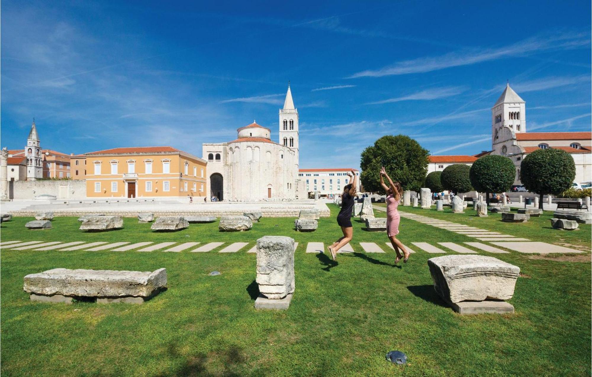 Appartement Lovely In With Wifi Zadar