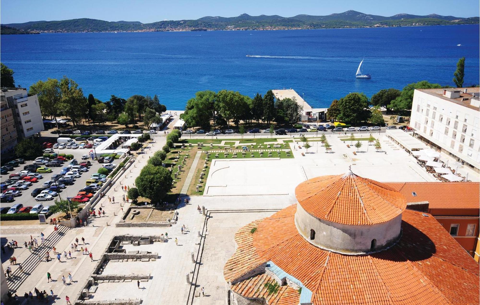 Appartement Lovely In With Wifi Zadar