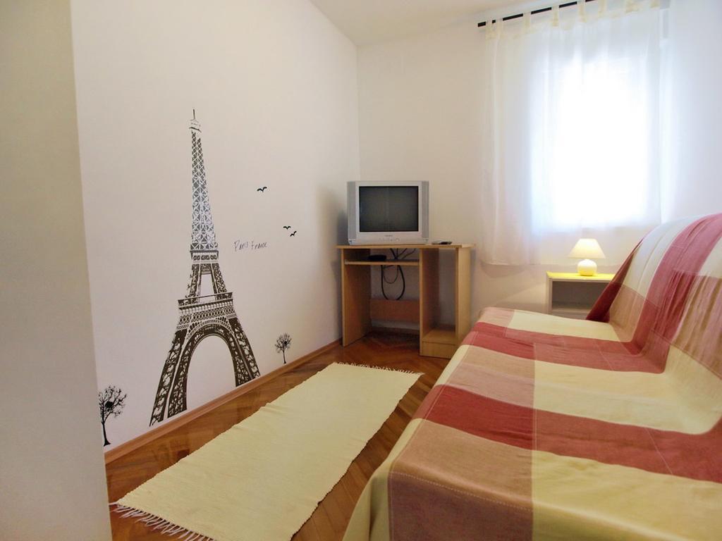 Appartement Lovely In With Wifi